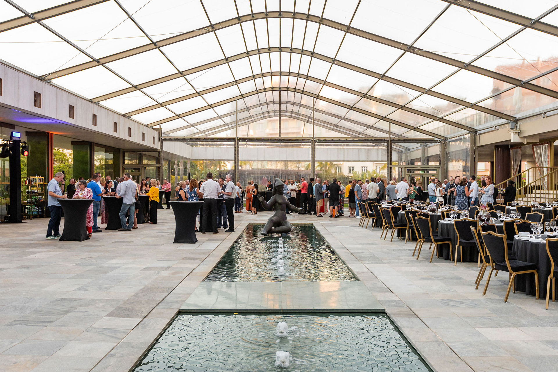 <a class='button-link' download href='http://ecao.joeyai.cloud/wp-content/uploads/2025/02/ECAOLisbon24-arrivaldinnerandcocktail-260.jpg'>Download</a>