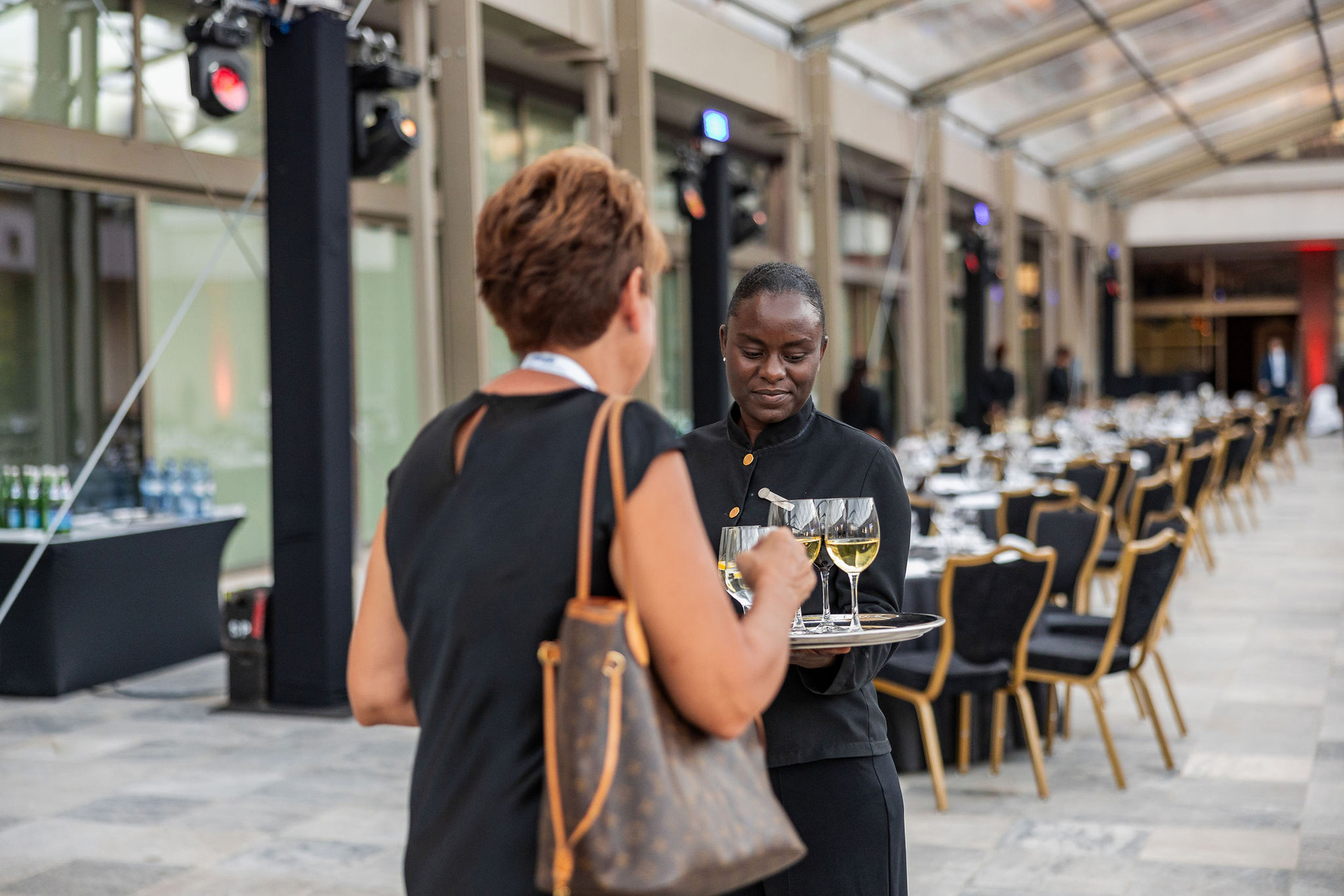 <a class='button-link' download href='http://ecao.joeyai.cloud/wp-content/uploads/2025/02/ECAOLisbon24-arrivaldinnerandcocktail-88.jpg'>Download</a>
