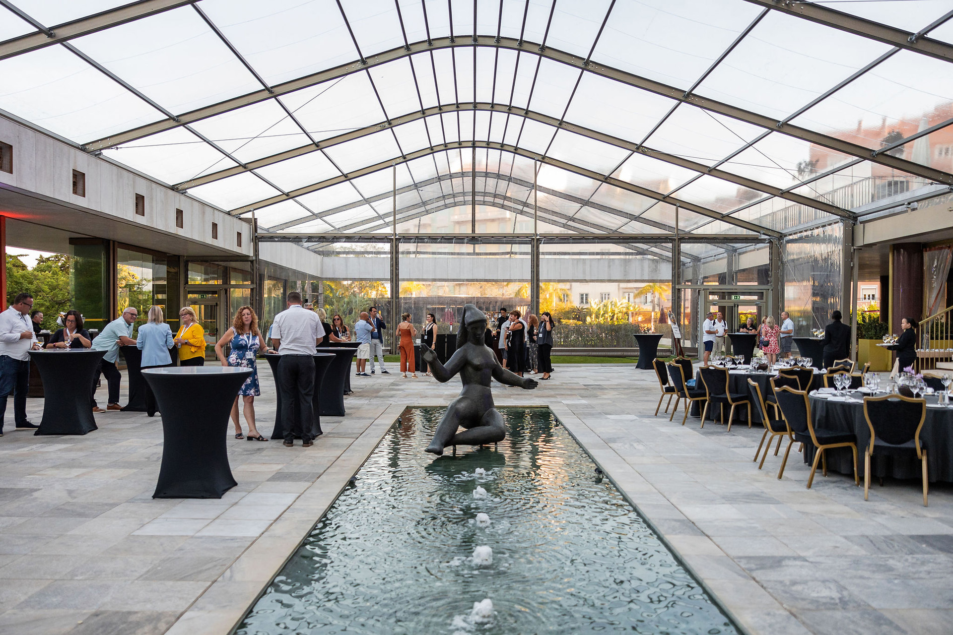 <a class='button-link' download href='http://ecao.joeyai.cloud/wp-content/uploads/2025/02/ECAOLisbon24-arrivaldinnerandcocktail-90.jpg'>Download</a>